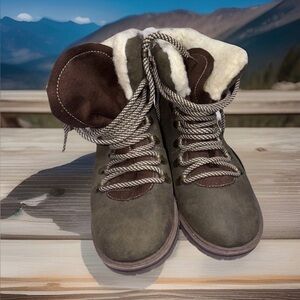 Mossimo Faux Shearling Hiking‎ Boots – Size 7